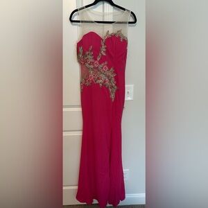 Gorgeous pink dress!